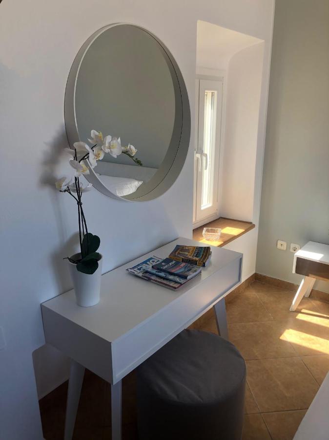 Amaryllis Suites Santorini Тира Экстерьер фото