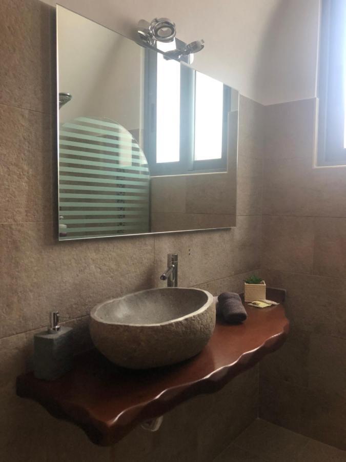 Amaryllis Suites Santorini Тира Экстерьер фото