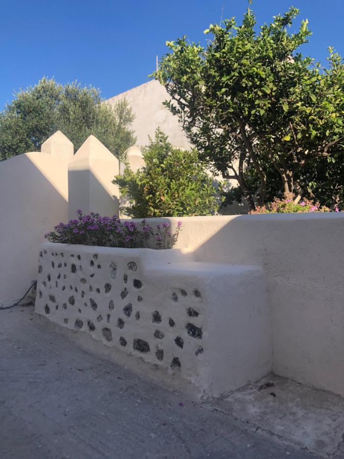 Amaryllis Suites Santorini Тира Экстерьер фото