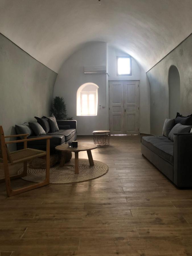 Amaryllis Suites Santorini Тира Экстерьер фото