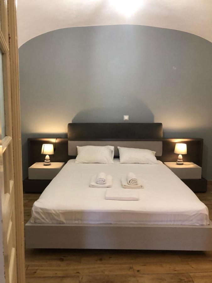 Amaryllis Suites Santorini Тира Экстерьер фото